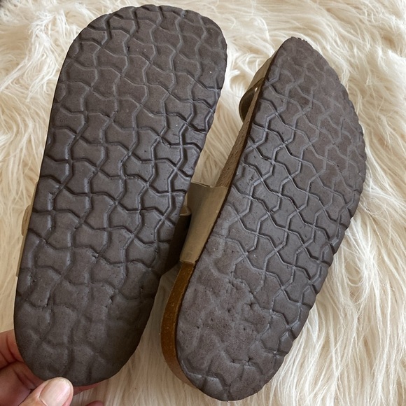 CUSHIONAIRE sandals - Picture 7 of 12